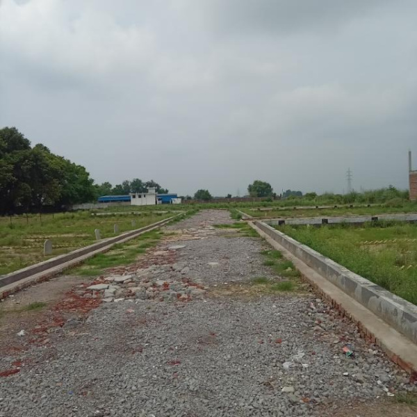  Residential Plot 9000 Ares for Sale in Mandhana, Kanpur