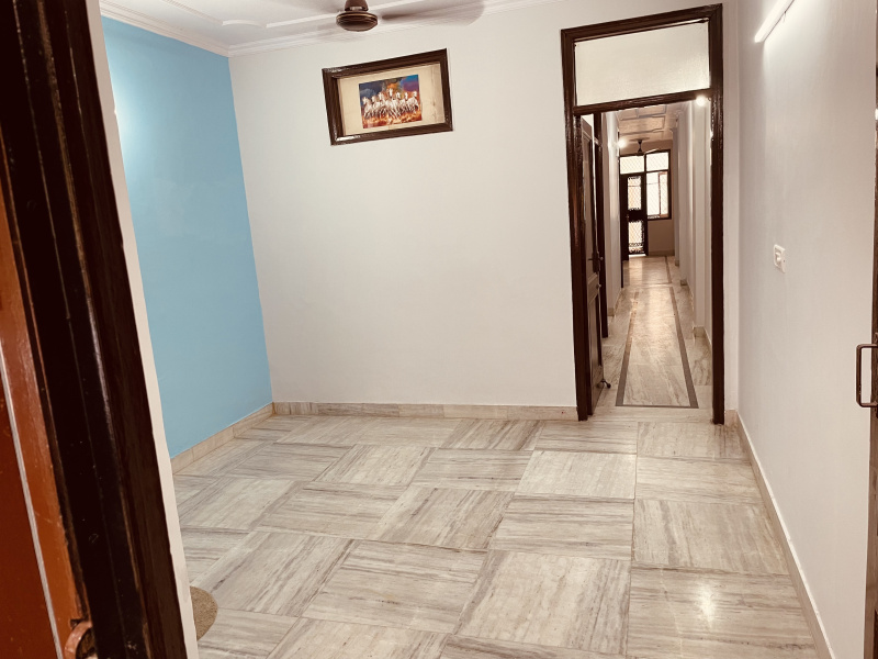 2 BHK Apartment 800 Sq.ft. for Rent in Govind Puri Extension, Delhi