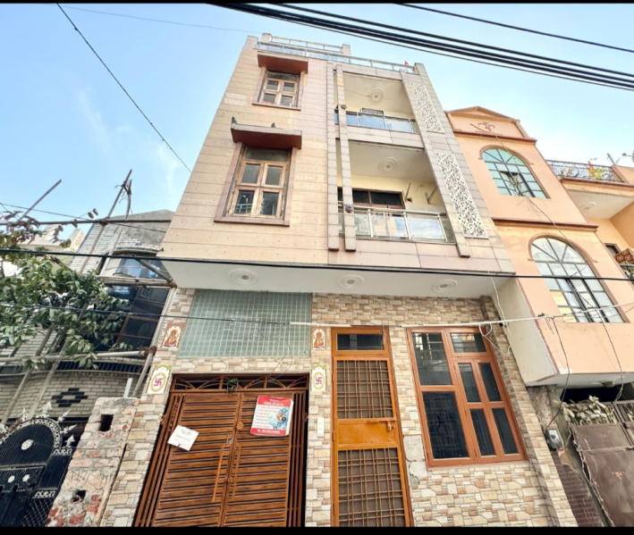 6 BHK House 80 Sq. Yards for Sale in