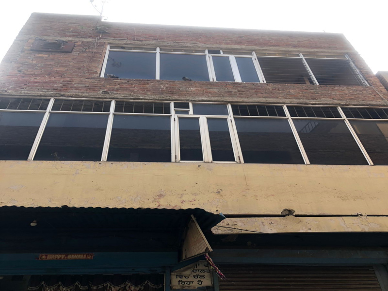  Showroom 1200 Sq.ft. for Sale in Krishna Nagar, Moga