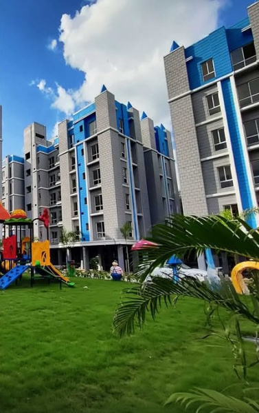 2 BHK Apartment 750 Sq.ft. for Sale in Barrackpur, North 24 Parganas