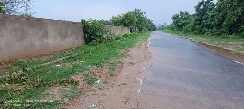  Commercial Land 11024 Sq. Yards for Sale in Fatehabad Road, Agra