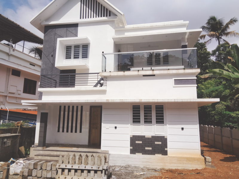 3 BHK Villa 1800 Sq.ft. for Sale in Avinissery, Thrissur