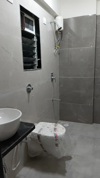 2 BHK Apartment 750 Sq.ft. for Rent in Unnat Nagar, Goregaon West, Mumbai