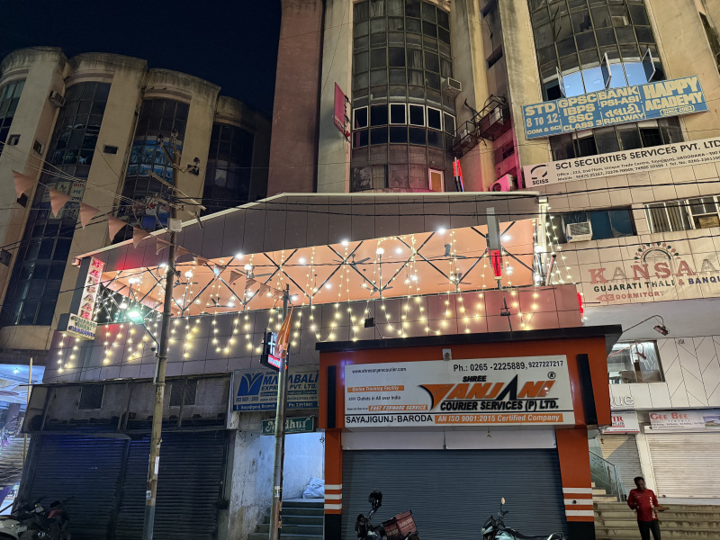  10000 Sq.ft. Hotels for Sale in Sayajigunj, Vadodara