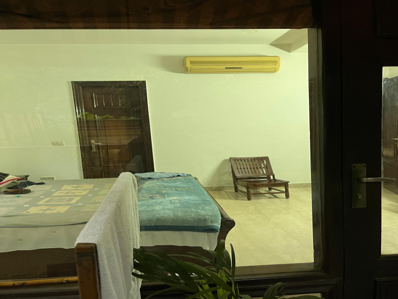 4 BHK Builder Floor 300 Sq. Yards for Sale in Vasant Vihar, Delhi