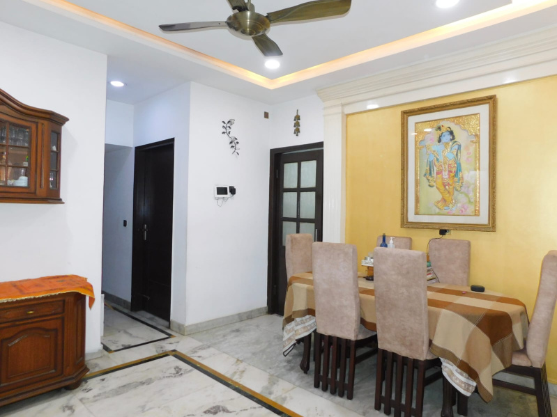 3 BHK Builder Floor 270 Sq. Yards for Sale in Vasant Enclave, Vasant Vihar, Delhi