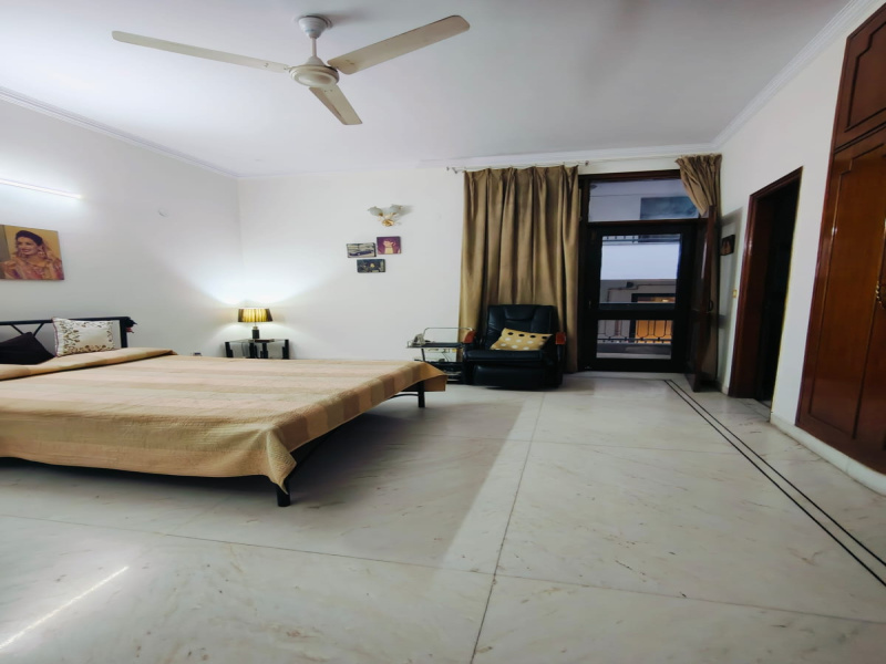 3 BHK Builder Floor 200 Sq. Yards for Sale in Panchsheel Park, Delhi