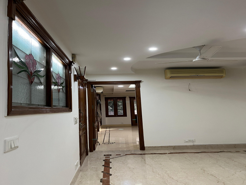 8 BHK Builder Floor 1000 Sq. Yards for Sale in Vasant Enclave, Vasant Vihar, Delhi