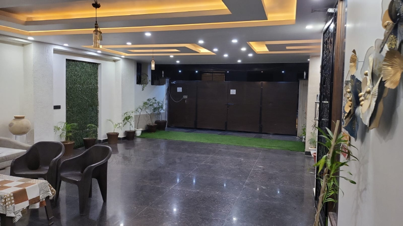 4 BHK Builder Floor 400 Sq. Yards for Sale in Anand Niketan, Delhi