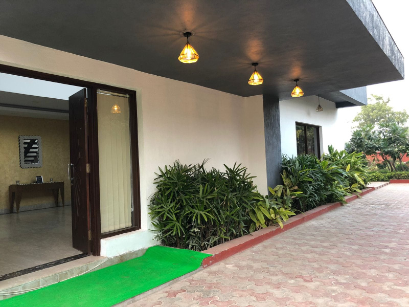 3 BHK Builder Floor 250 Sq. Yards for Sale in Sarvpriya Vihar, Delhi