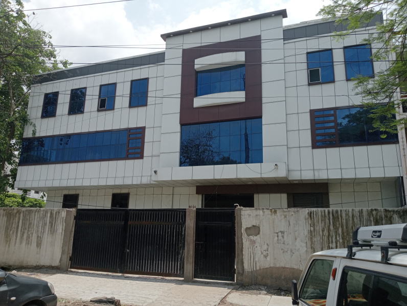  Business Center 600 Sq. Yards for Sale in Kakadev, Kanpur