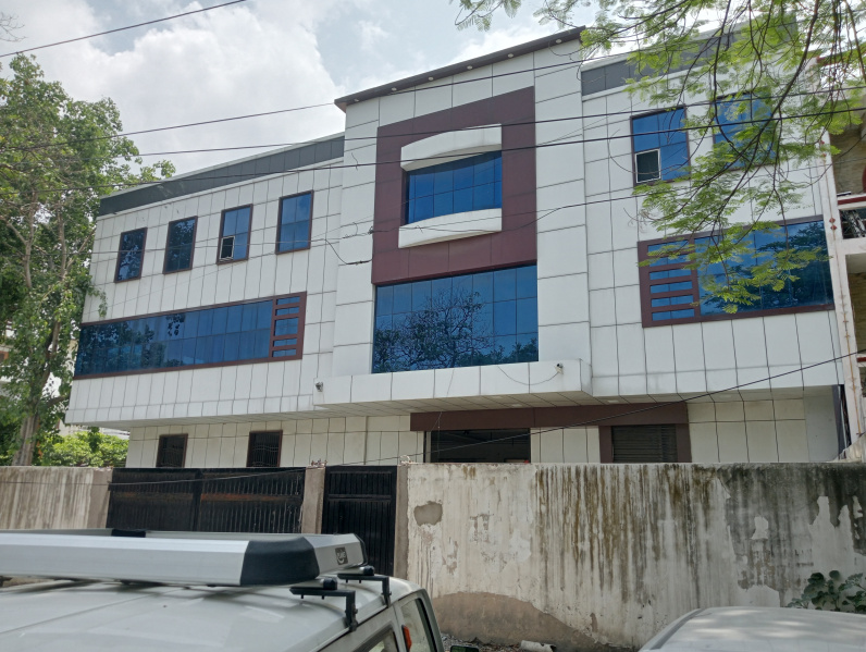  Business Center 600 Sq. Yards for Sale in Kakadev, Kanpur