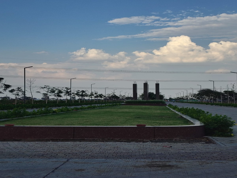  Residential Plot 1000 Sq.ft. for Sale in A B Road, Indore