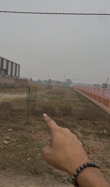  1000 Sq.ft. Commercial Land for Sale in Yamuna Expressway, Greater Noida
