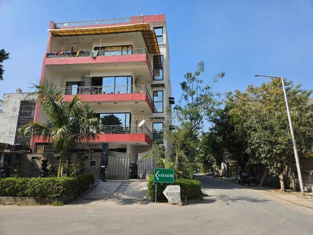 8 BHK 300 Sq.ft. House for Sale in Sector 47 Noida