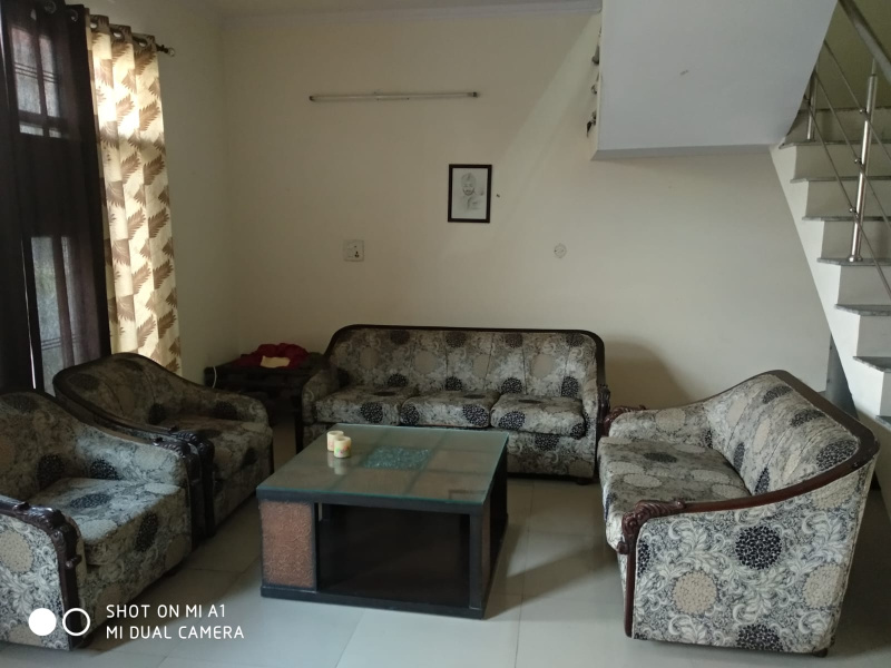 2 BHK House 100 Sq. Yards for Sale in VIP Road, Zirakpur
