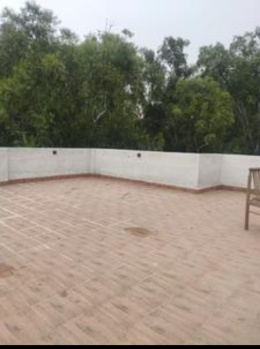 3 BHK Flat for Sale in Shalimar Bagh Paschimi, Delhi