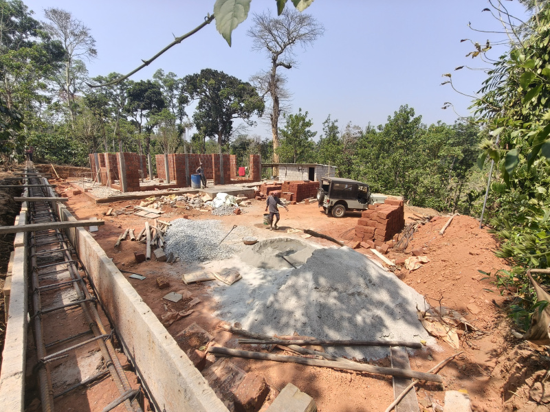 3 BHK 3500 Sq.ft. Farm House for Sale in Gonikoppal, Kodagu