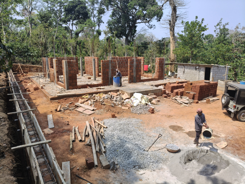 3 BHK 3500 Sq.ft. Farm House for Sale in Gonikoppal, Kodagu