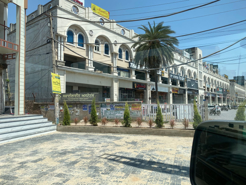  Showroom 1700 Sq.ft. for Sale in Kharar, Mohali
