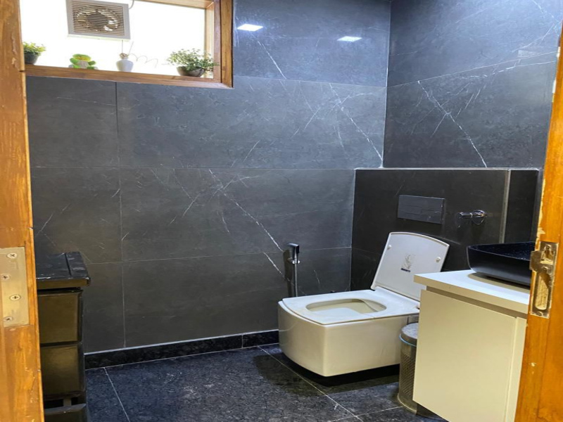 3 BHK Apartment 1760 Sq.ft. for Rent in Old Moti Nagar, Delhi