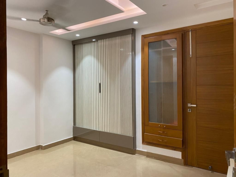 3 BHK Apartment 1760 Sq.ft. for Rent in Old Moti Nagar, Delhi