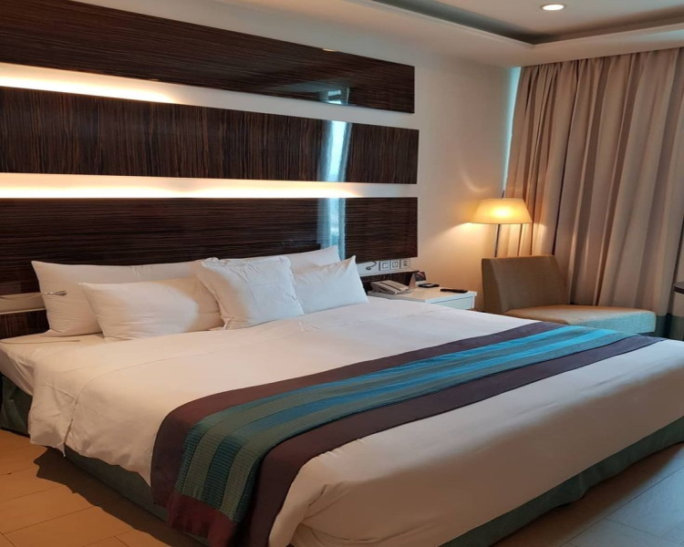  Hotels 1500 Sq.ft. for Rent in Sector 18 Rohini, Delhi