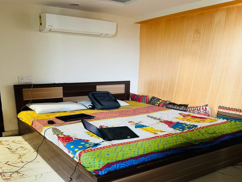 7 BHK House 1800 Sq.ft. for Rent in Pitampura, Delhi