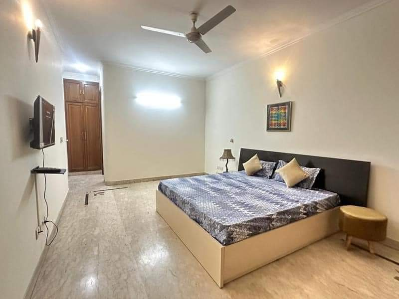 7 BHK House 1800 Sq.ft. for Rent in Pitampura, Delhi