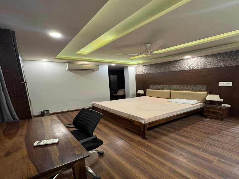 7 BHK House 200 Sq. Yards for Rent in Tarun Enclave, Pitampura, Delhi