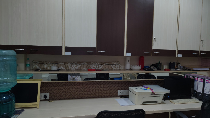  Office Space 350 Sq.ft. for Rent in Andheri West, Mumbai