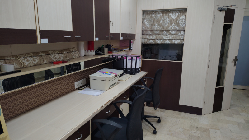  Office Space 350 Sq.ft. for Rent in Andheri West, Mumbai