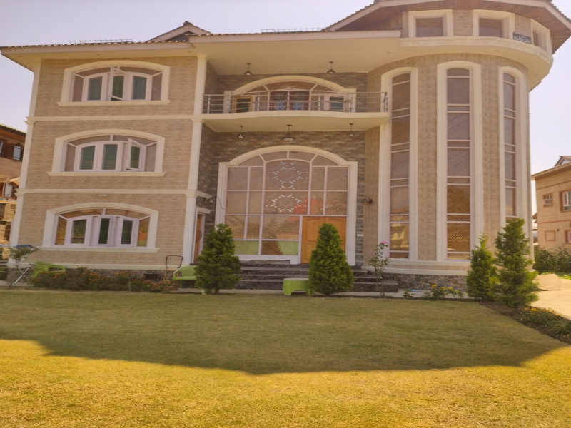  Guest House 9000 Sq.ft. for Sale in Hyderpora, Srinagar