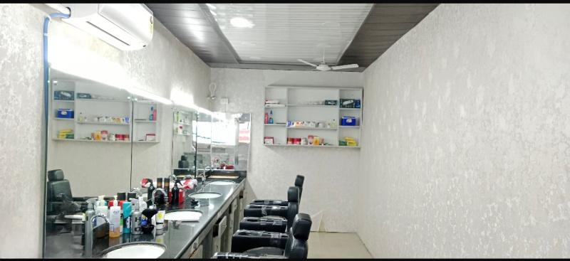  Commercial Shop 200 Sq.ft. for Rent in Daliganj, Lucknow