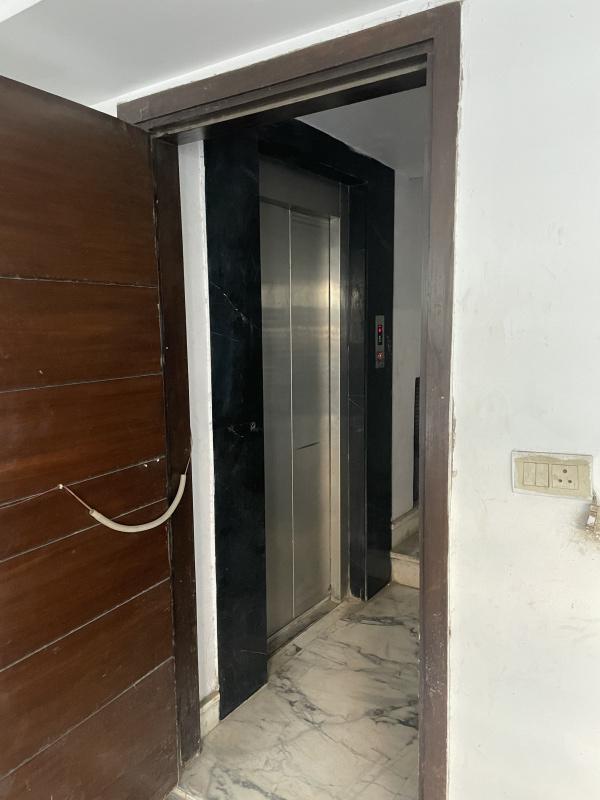 3 BHK Builder Floor 150 Sq.ft. for Sale in Shalimar Bagh, Delhi