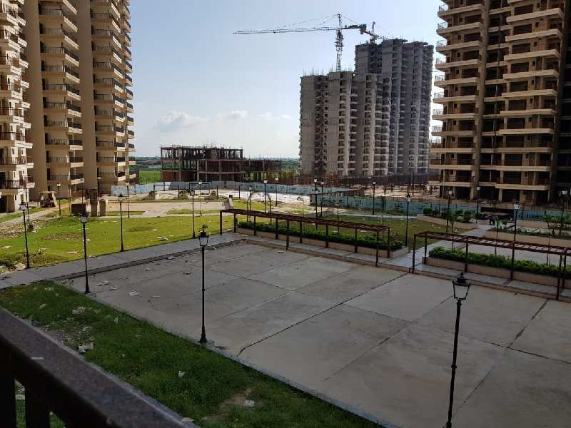 2 BHK Apartment 1000 Sq.ft. for Sale in Yamuna Expressway, Greater Noida