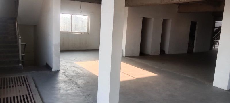  Commercial Shop 2000 Sq.ft. for Rent in Ganga Nagar, Meerut