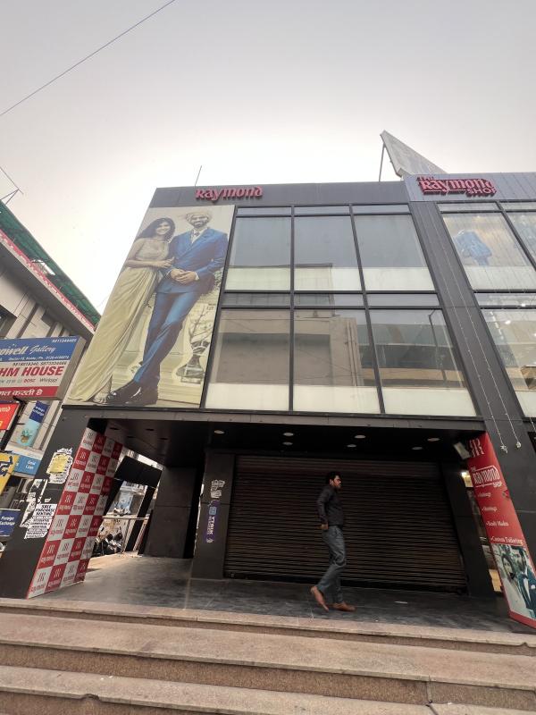  Commercial Shop 2900 Sq.ft. for Rent in B Block, Noida