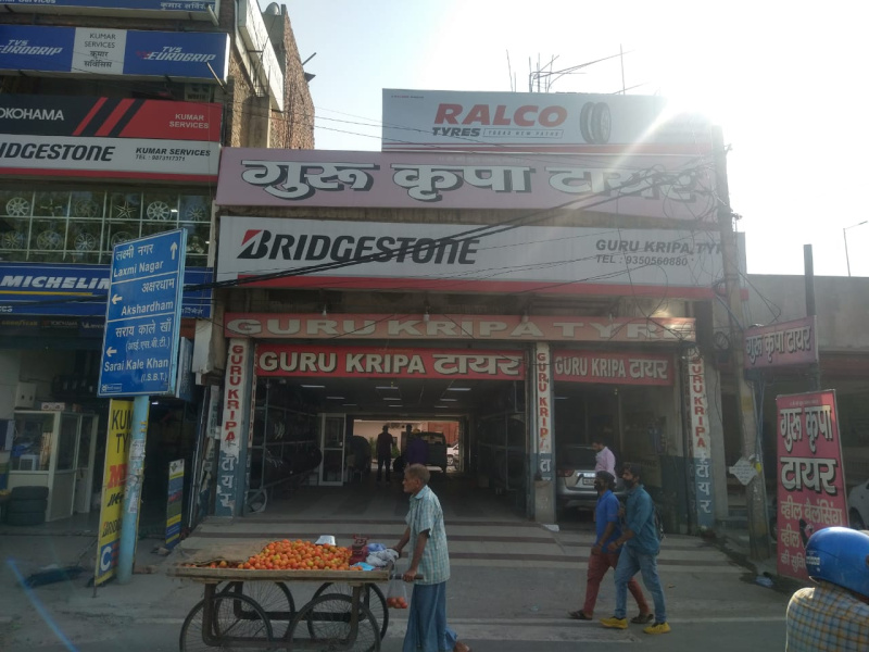  Showroom 1800 Sq.ft. for Rent in Block E Pandav Nagar, Delhi