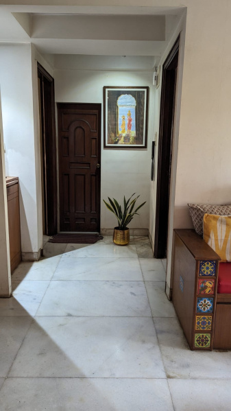 2 BHK Apartment 525 Sq.ft. for Sale in Vile Parle West, Mumbai