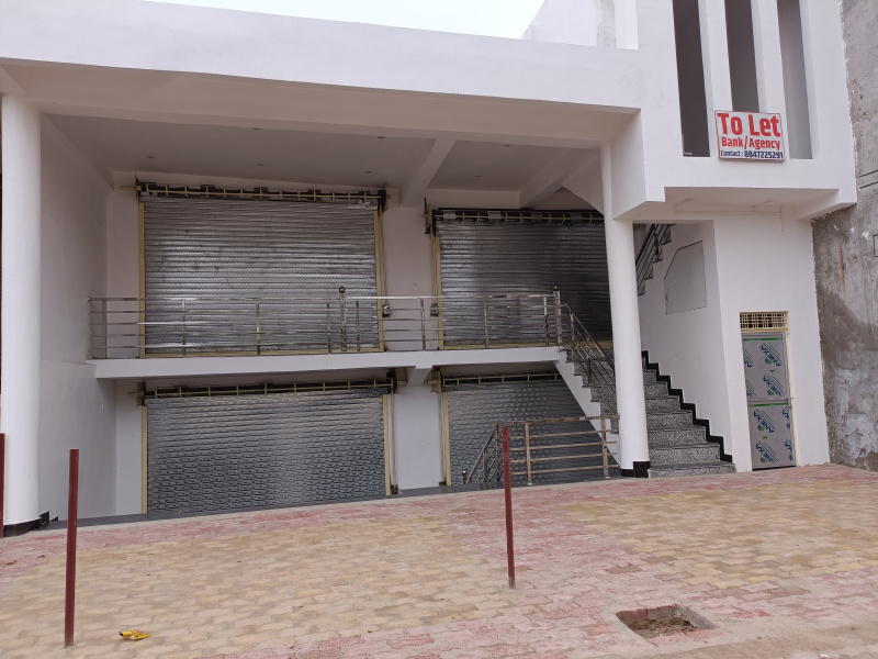  Showroom 3500 Sq.ft. for Rent in Manjhanpur, Kaushambi