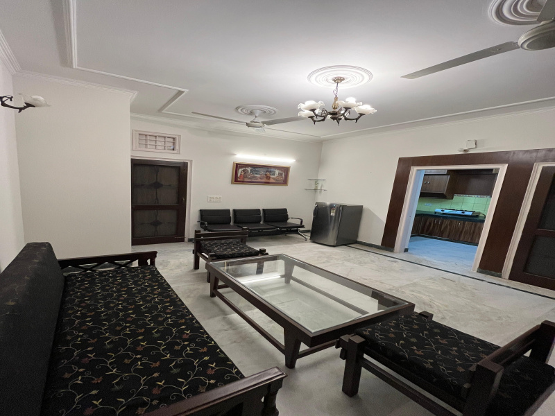 1 BHK 600 Sq.ft. House for Rent in South City, Gurgaon