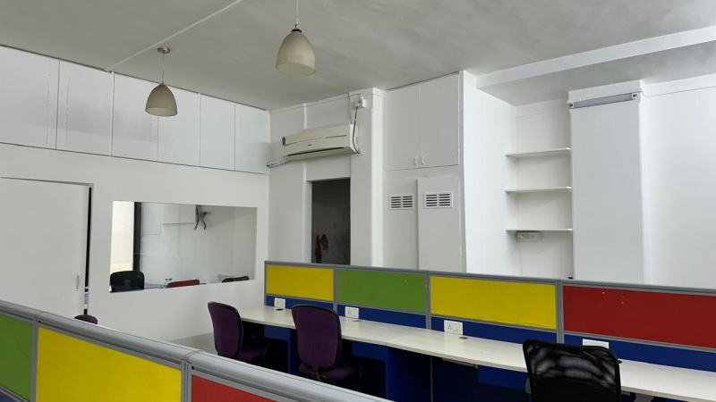  Office Space 820 Sq.ft. for Rent in Adarsh Nagar, Andheri West, Mumbai