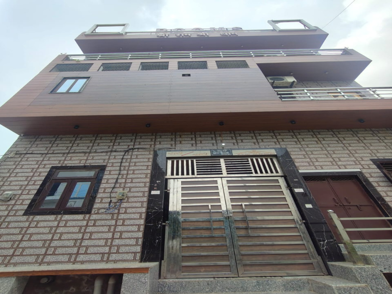  Guest House 150 Sq. Yards for Sale in Chhatikara Road, Vrindavan