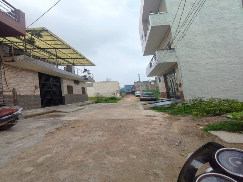  Guest House 150 Sq. Yards for Sale in Chhatikara Road, Vrindavan