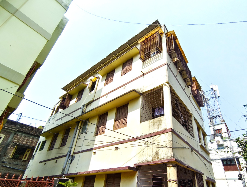 8 BHK House 3300 Sq.ft. for Sale in Prince Anwar Shah Rd., Kolkata