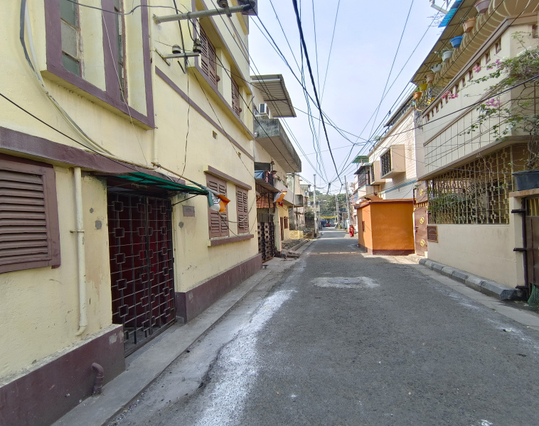 8 BHK House 3300 Sq.ft. for Sale in Prince Anwar Shah Rd., Kolkata