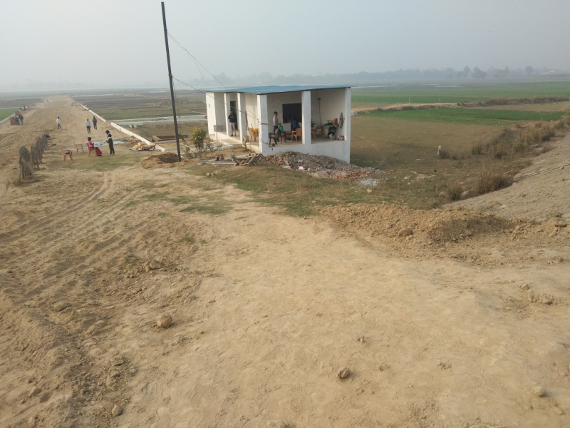  Commercial Land 2000 Sq.ft. for Sale in Maniram, Gorakhpur