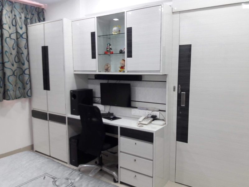 2 BHK Apartment 750 Sq.ft. for Rent in Malad East, Mumbai
